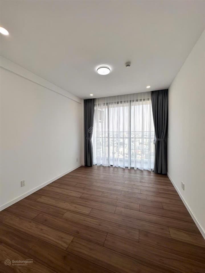 Căn hộ 3pn3wc dự án dlusso giá tốt 17.5 triệu trống sẵn vào ngay tâng cao.