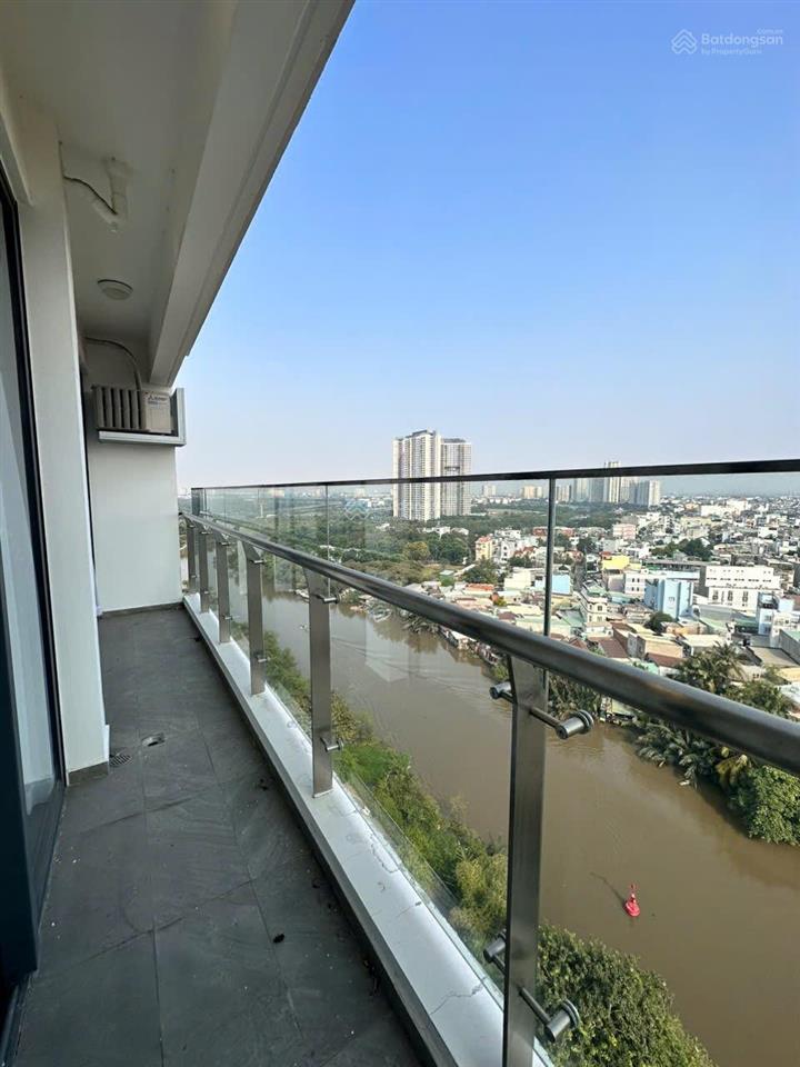 Căn hộ 3pn3wc dự án dlusso giá tốt 17.5 triệu trống sẵn vào ngay tâng cao.
