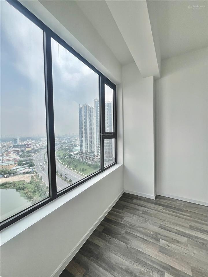 Bán căn hộ tầng cao  3 pn  diện tích 137m2  giá full 8.6 tỷ  nguyễn văn linh, quận 7