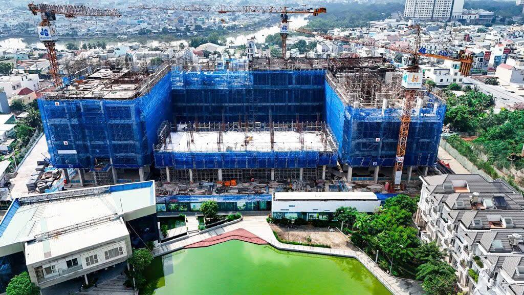 Bán căn gốc 2pn  73m2  mặt tiền đường nguyễn lương bằng  the peak garden, quận 7