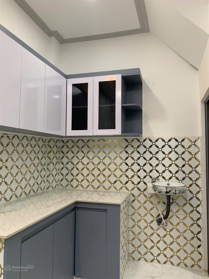 Bán nhà bình tiên, phường 8, quận 6, hxh, 3 tầng, shr, nhỉnh 2 tỷ