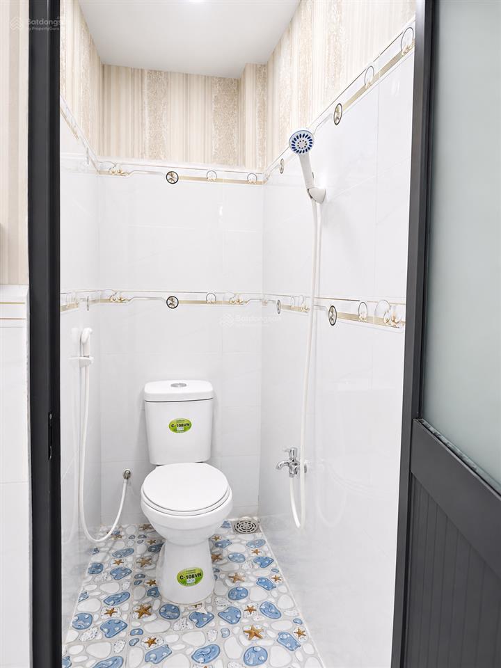 Bán nhà q11, đường lạc long quân, phường 3, 3 lầu, 3pn, 2wc, hxh, shr 9 chủ, ko qh, rẻ 2.3 tỷ