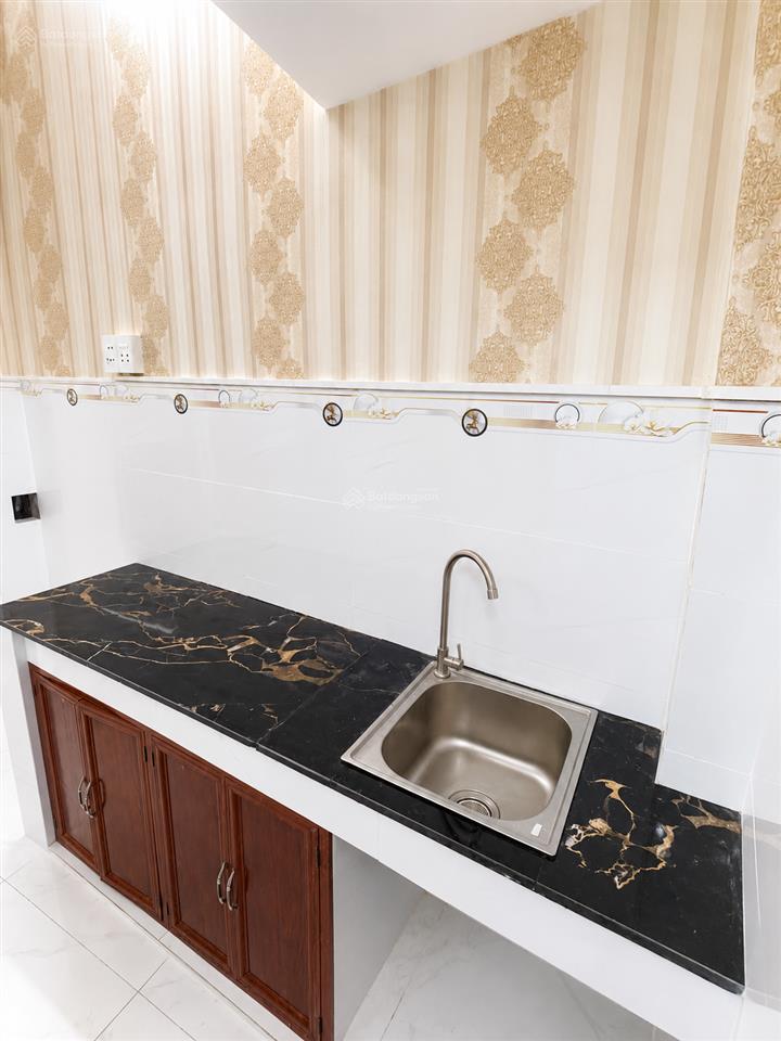 Bán nhà q11, đường lạc long quân, phường 3, 3 lầu, 3pn, 2wc, hxh, shr 9 chủ, ko qh, rẻ 2.3 tỷ