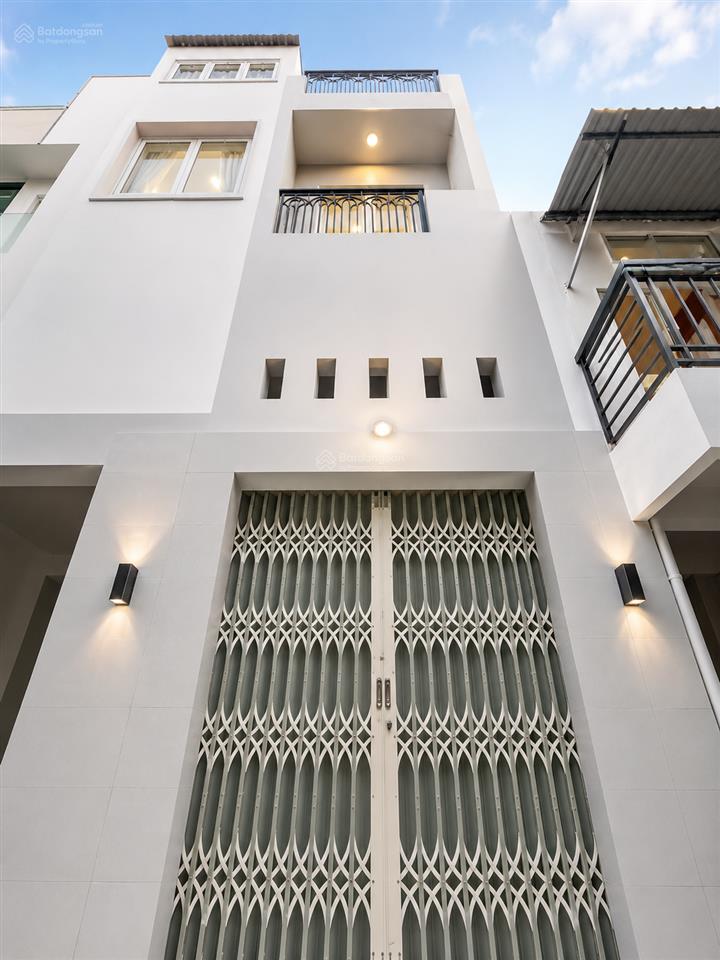 Bán nhà q11, đường lạc long quân, phường 3, 3 lầu, 3pn, 2wc, hxh, shr 9 chủ, ko qh, rẻ 2.3 tỷ