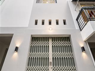Bán nhà q11, đường lạc long quân, phường 3, 3 lầu, 3pn, 2wc, hxh, shr 9 chủ, ko qh, rẻ 2.3 tỷ