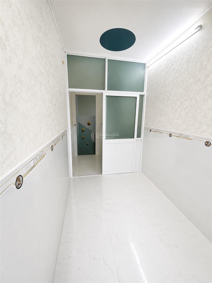Bán nhà q11, đường lạc long quân, phường 3, 3 lầu, 3pn, 2wc, hxh, shr 9 chủ, ko qh, rẻ 2.3 tỷ