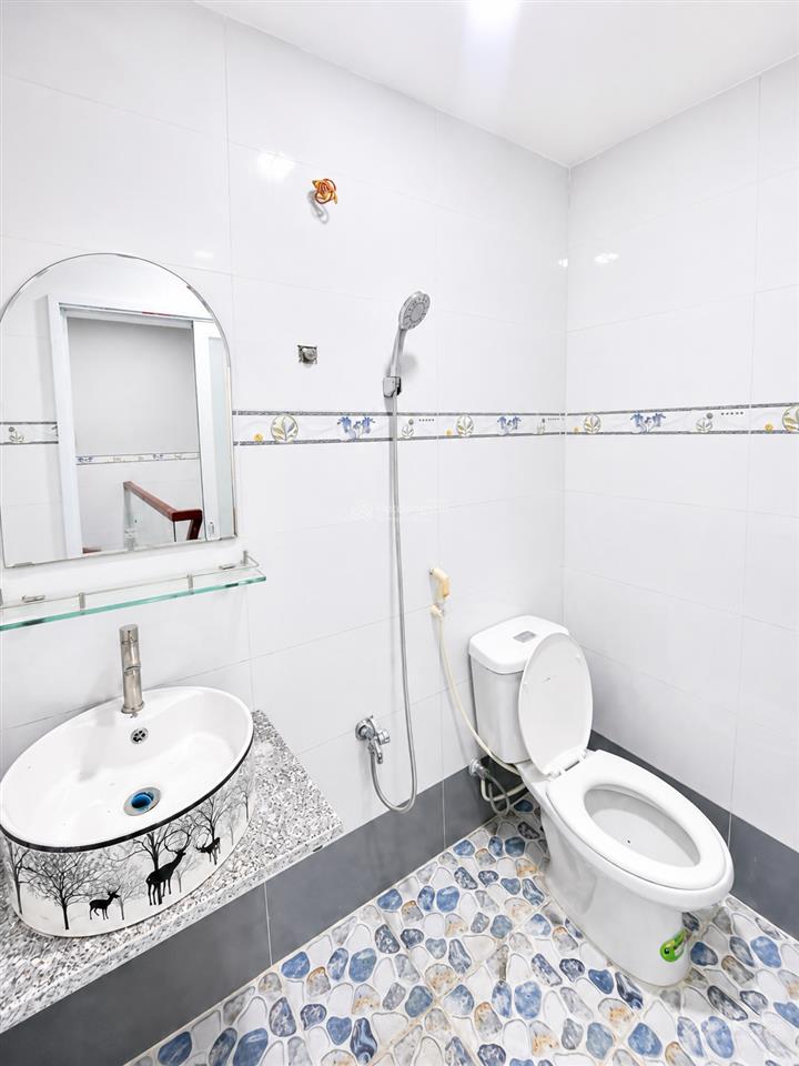 Bán nhà quận 6, p8, đường bình tiên, 42m², hxh, 3pn, shr 9 chủ, ko qh, ko lg, giá rẻ 3.9 tỷ