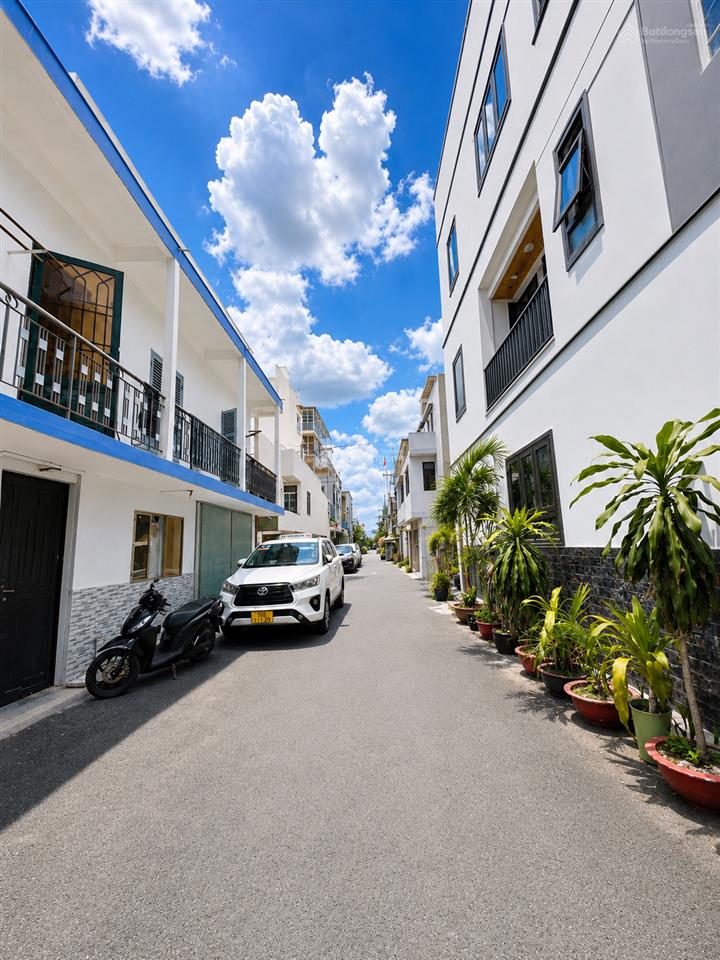 Bán nhà quận 6, p8, đường bình tiên, 42m², hxh, 3pn, shr 9 chủ, ko qh, ko lg, giá rẻ 3.9 tỷ