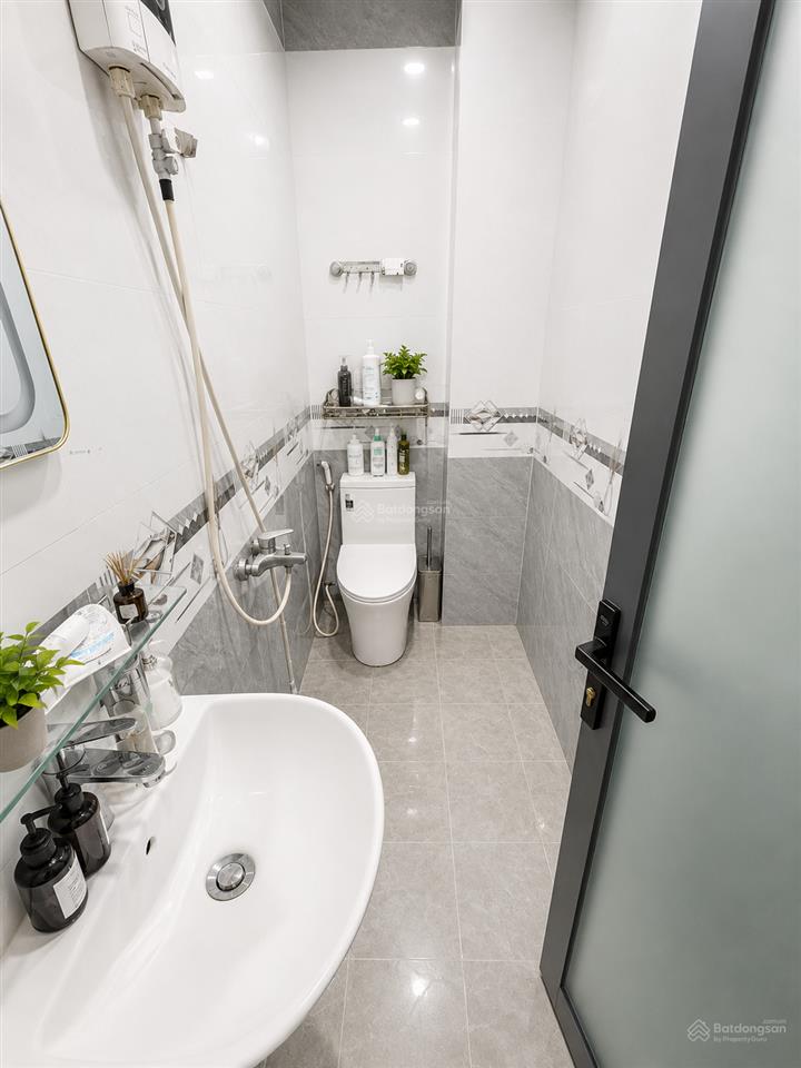Bán nhà quận bình tân, phường bình trị đông, đường hương lộ 2, hxh, 34pn, shr 9 chủ, giá rẻ 5 tỷ