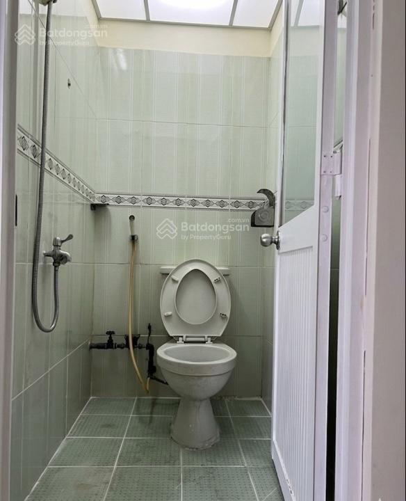 Cho thuê mặt bằng kinh doanh sầm uất đường nguyễn trãi  quận 5, chiều ngang bề thế 6m.