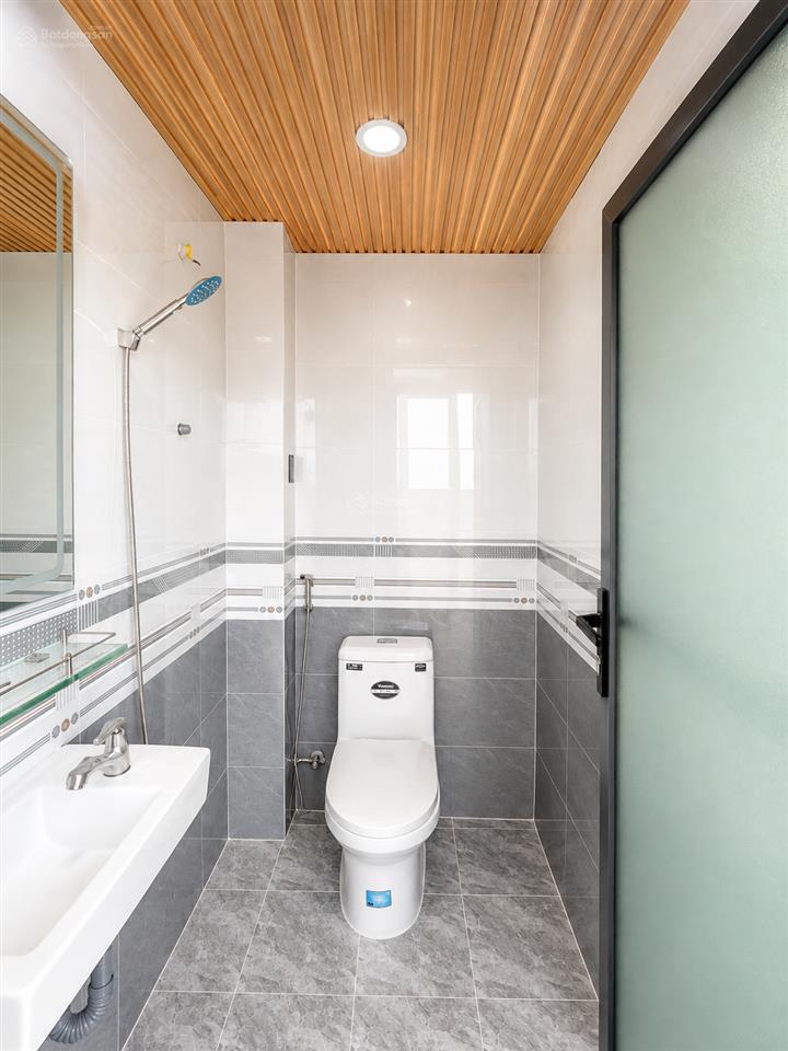 Bán nhà giáp q6 võ văn kiệt p16, q8, 42m2, 34pn, 3wc, hxh, shr, ko qh, giá 3.95t