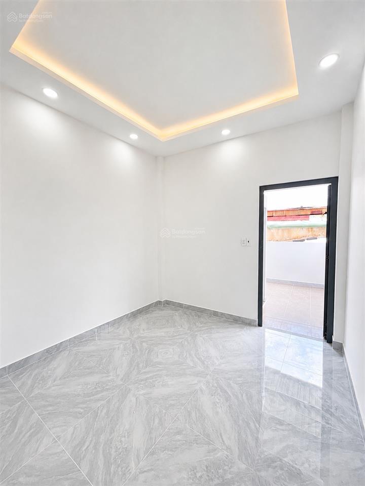 Bán nhà giáp q6 võ văn kiệt p16, q8, 42m2, 34pn, 3wc, hxh, shr, ko qh, giá 3.95t
