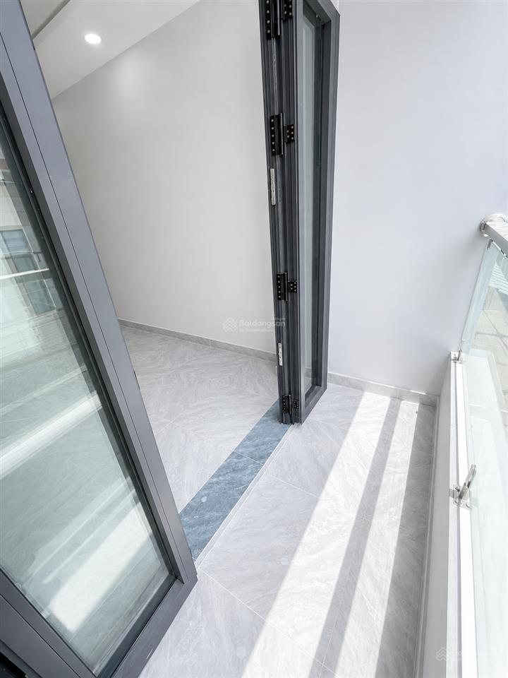 Bán nhà giáp q6 võ văn kiệt p16, q8, 42m2, 34pn, 3wc, hxh, shr, ko qh, giá 3.95t