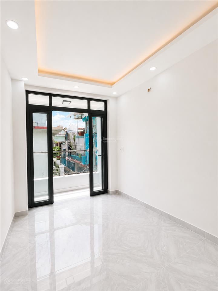 Bán nhà giáp q6 võ văn kiệt p16, q8, 42m2, 34pn, 3wc, hxh, shr, ko qh, giá 3.95t