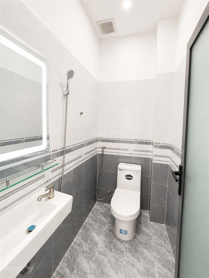 Bán nhà giáp q6 võ văn kiệt p16, q8, 42m2, 34pn, 3wc, hxh, shr, ko qh, giá 3.95t