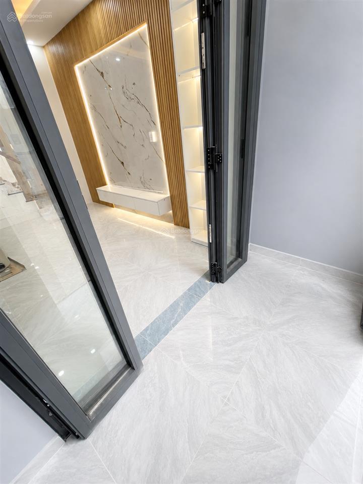 Bán nhà giáp q6 võ văn kiệt p16, q8, 42m2, 34pn, 3wc, hxh, shr, ko qh, giá 3.95t