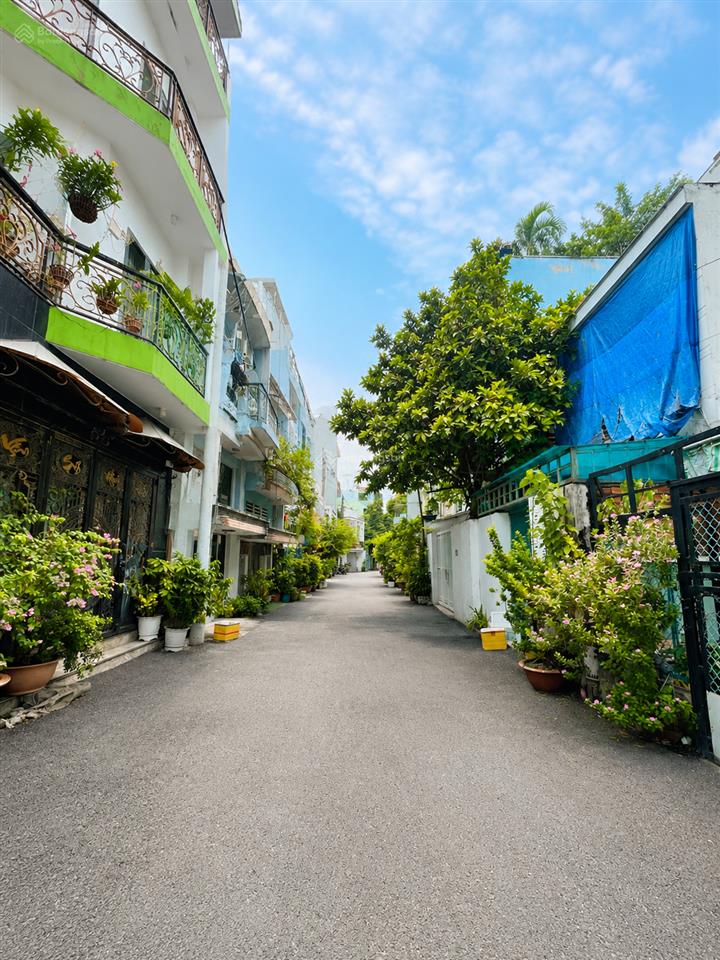 Bán nhà q6, tân hoà đông, hxh, 2pn, 2wc, gần coopmart phú lâm chỉ hơn 100m, shr 9 chủ, ko qh, ko lg