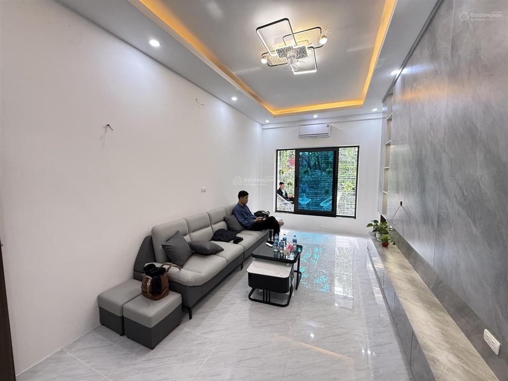 Bán căn hộ tập thể kim liên  đống đa hà nội  dt 119m2, 3pn + 2wc  ô tô đỗ cầu thang  giá 4,5t