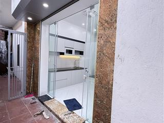 Bán nhà kim mã, nguyễn thái học, 5,1 tỷ, 20m2, x3t, mt 3,4m,, chỉ 10m, ra mặt phố ô tô, kinh doanh