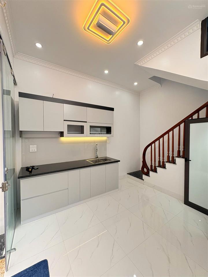 Bán nhà riêng tại kim mã, 5 tỷ, 19m2, 3 tầng, 2pn, 3wc, nội thất đầy đủ