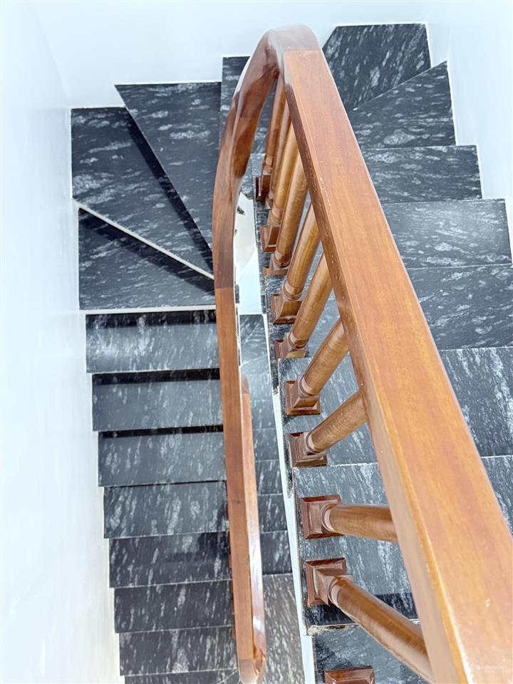 Bán nhà nr view đẹp tại tây sơn, 4,89 tỷ, 20m2 ngõ thẳng, cách 1 nhà ra mặt phố, kinh doanh, ô tô