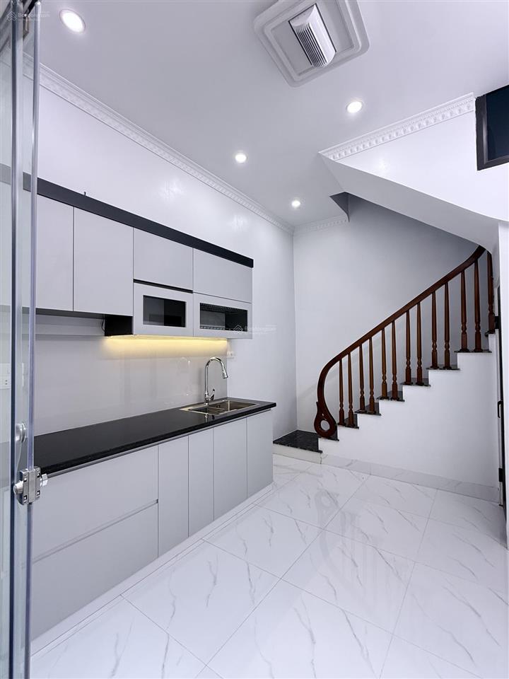 Bán nhà riêng tại nguyễn thái học, 4,98 tỷ, 21m2, 3 tầng, 3wc, đầy đủ nội thất