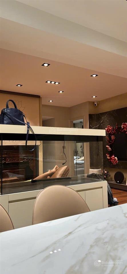 Căn hộ chung cư bán tại phố thái thịnh, 10 tỷ, 116 m2, giá ưu đãi