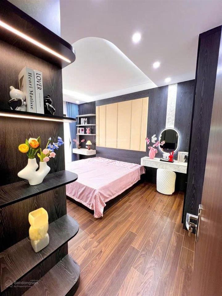 Bán căn hộ chung cư cao cấp  102 phố thái thịnh  đống đa  dt 115m2, 3pn + 2 wc. giá chỉ 10 tỷ