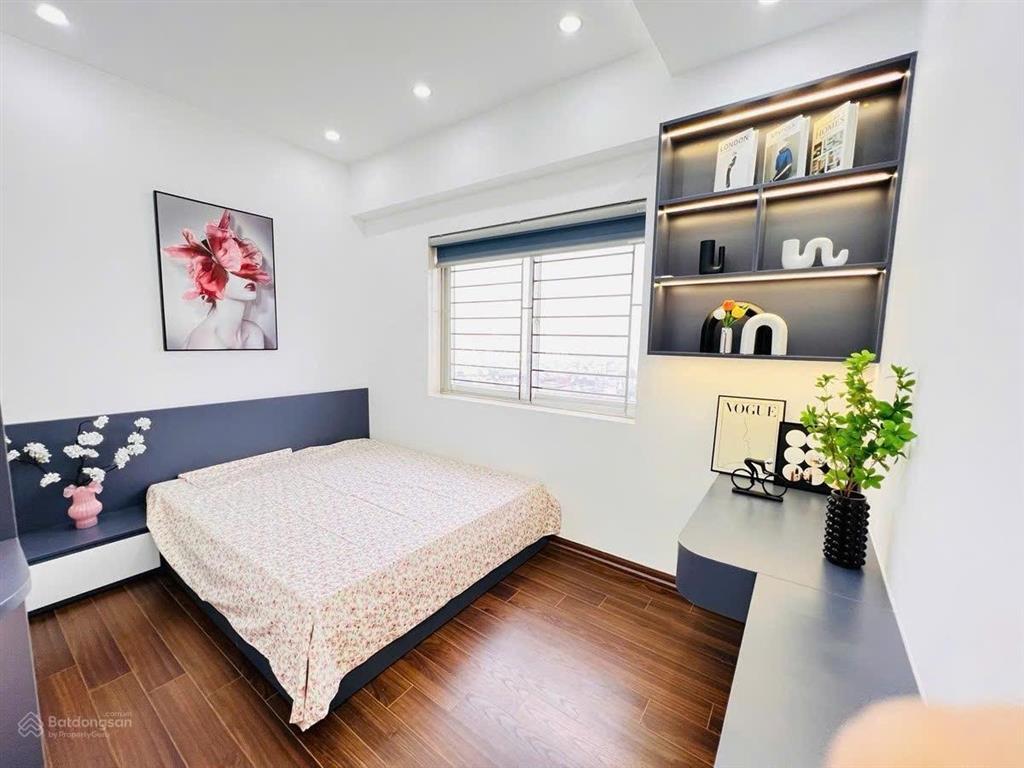 Bán căn hộ chung cư cao cấp  102 phố thái thịnh  đống đa  dt 115m2, 3pn + 2 wc. giá chỉ 10 tỷ
