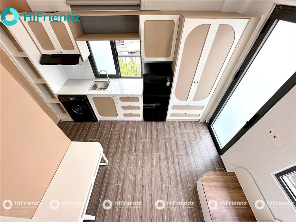 Căn hộ dịch vụ luxuxy thiết kế hiện đại ngay sát đh văn lang