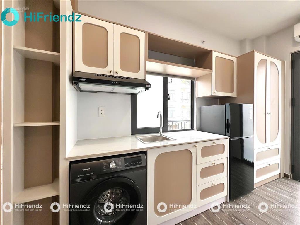 Căn hộ dịch vụ luxuxy thiết kế hiện đại ngay sát đh văn lang