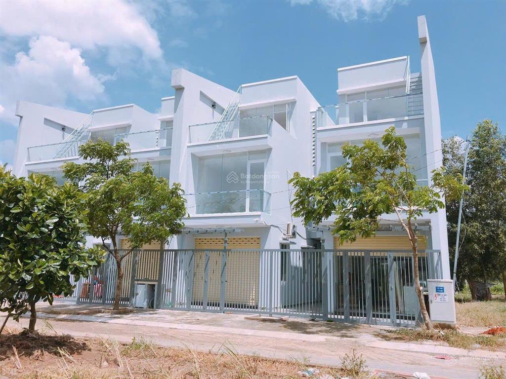 Ngộp bank bán gấp đất làng sen  75m² chỉ 1.090 tỷ