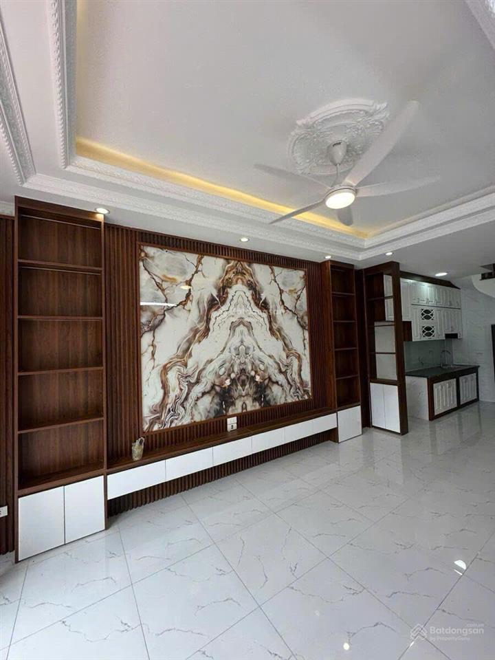 Nhà mới nguyễn khoái 30m2, 5 tầng, cách mặt phố 10m, giá 5 tỷ