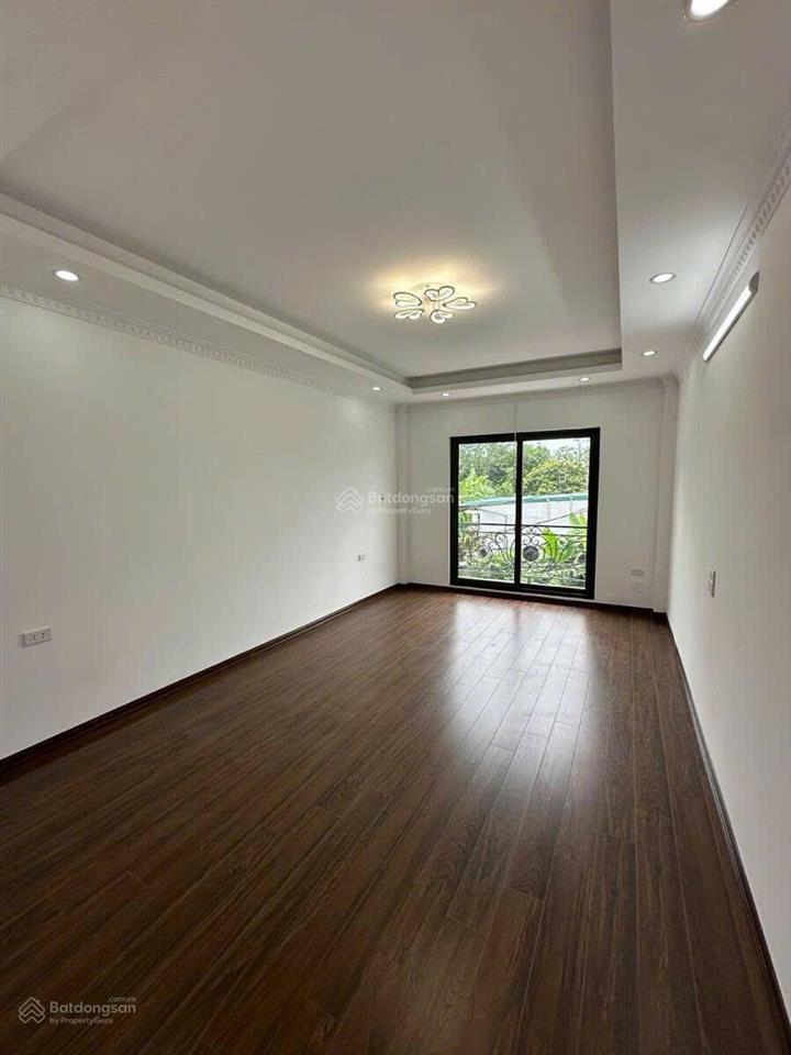 Nhà mới nguyễn khoái 30m2, 5 tầng, cách mặt phố 10m, giá 5 tỷ