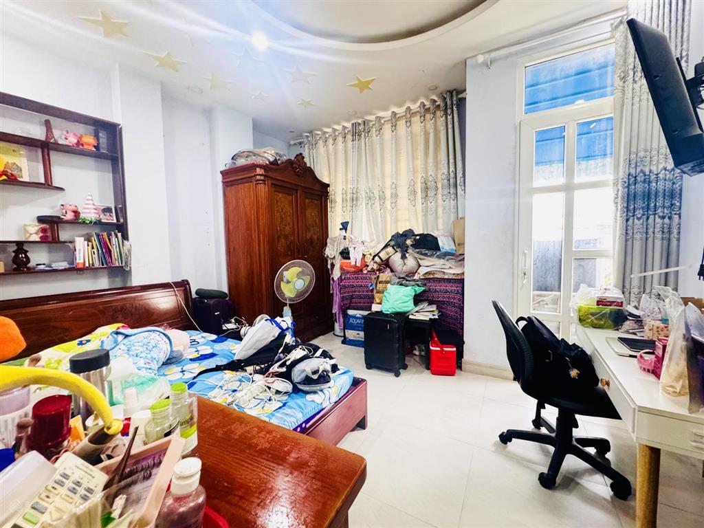 Mặt tiền nguyễn trãi q5  5,2x9m  4 tầng  siêu vị trí  chỉ hơn 21 tỷ tl   0901 222 ***
