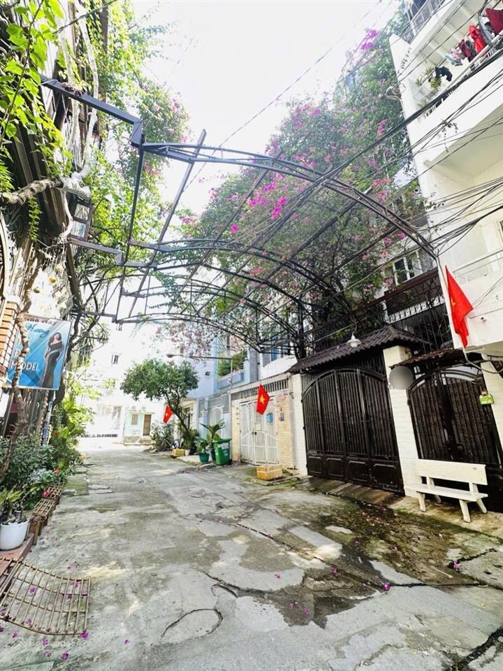 Ngay hutech  ung văn khiêm  124m2 (8x17m) 3 tầng  tiện xây mới theo ý  hẻm 8m thông