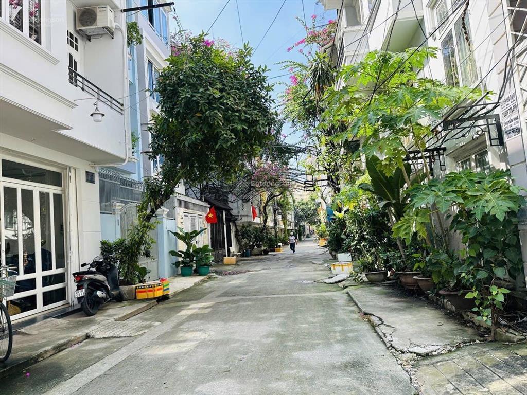 Ngay hutech  ung văn khiêm  124m2 (8x17m) 3 tầng  tiện xây mới theo ý  hẻm 8m thông