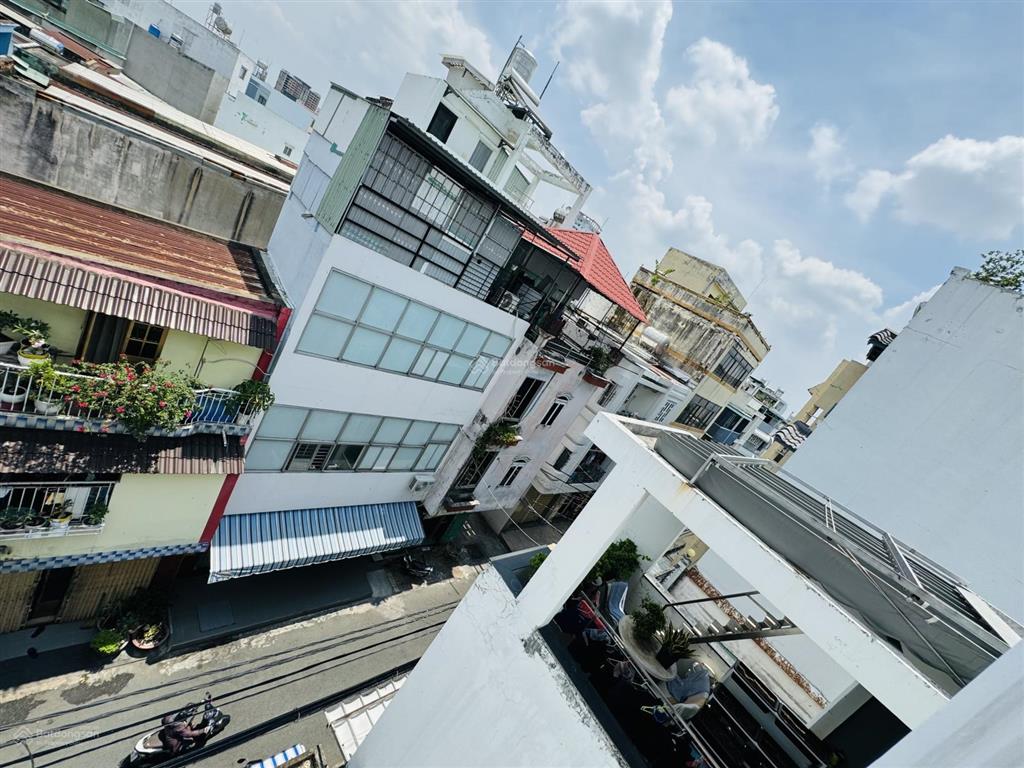 Đường 10m có lề "lạc long quân" 5 tầng đẹp ở ngay  56m2 chỉ hơn 9 tỷ