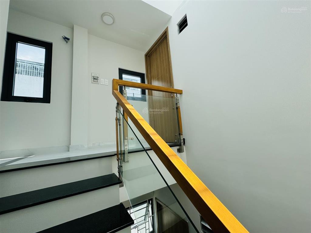 Đường 10m có lề "lạc long quân" 5 tầng đẹp ở ngay  56m2 chỉ hơn 9 tỷ