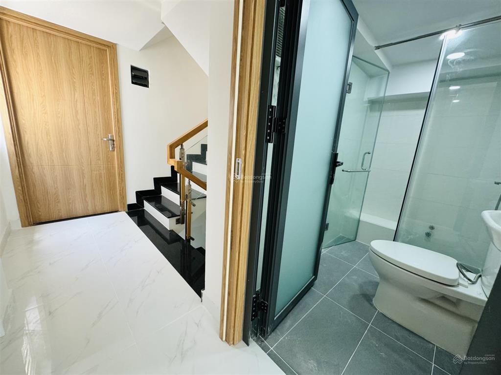 Đường 10m có lề "lạc long quân" 5 tầng đẹp ở ngay  56m2 chỉ hơn 9 tỷ