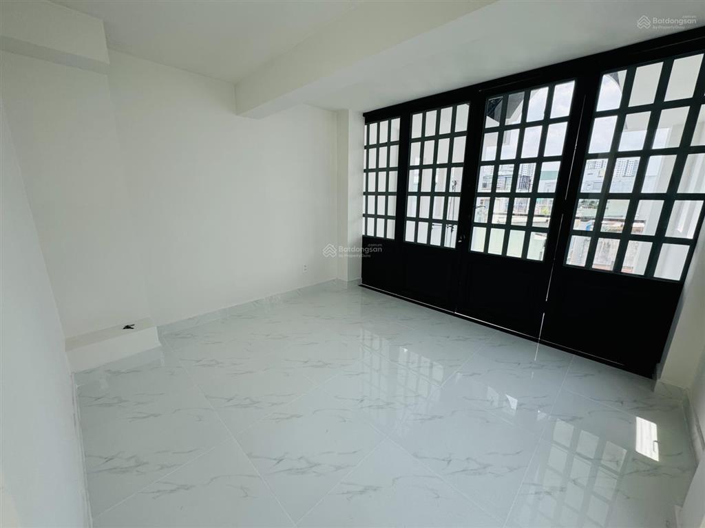 Đường 10m có lề "lạc long quân" 5 tầng đẹp ở ngay  56m2 chỉ hơn 9 tỷ