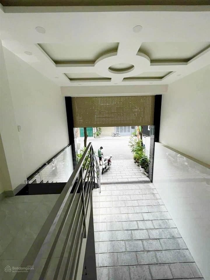 Tòa văn phòng mặt tiền ngay cộng hòa 190m² (6.3x30.5m) 5 tầng doanh thu 140tr/th