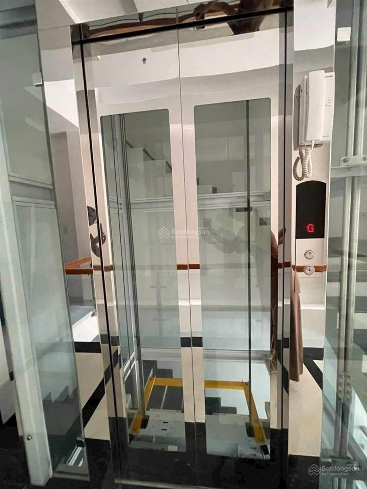 Tòa văn phòng mặt tiền ngay cộng hòa 190m² (6.3x30.5m) 5 tầng doanh thu 140tr/th