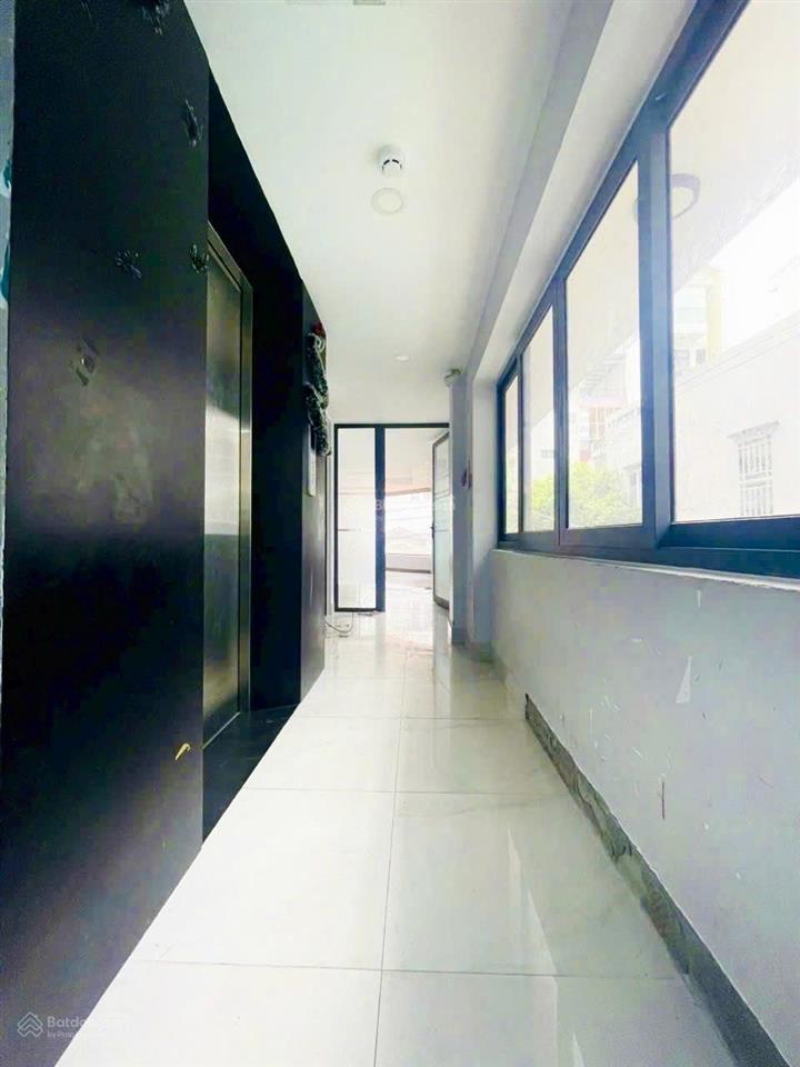 Tòa văn phòng mặt tiền ngay cộng hòa 190m² (6.3x30.5m) 5 tầng doanh thu 140tr/th
