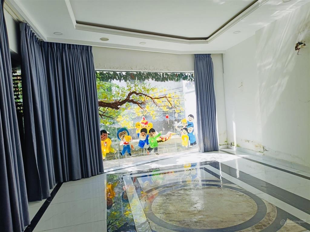 Toà văn phòng mặt tiền "thăng long p4 tân bình  190m2 (7.5x25) 6 tầng thông sàn  45 tỷ tl"