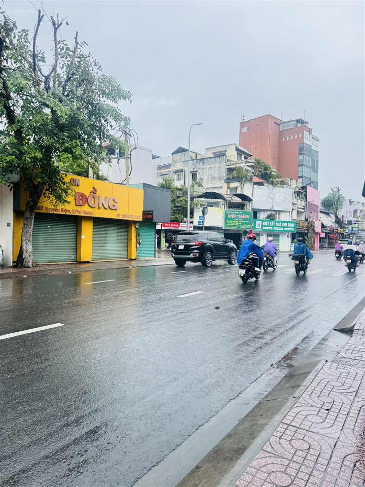 Mặt tiền nguyễn kiệm  135m2 ngang 5.5m  tiện xây mới hầm 7 tầng  chỉ 22.9 tỷ tl