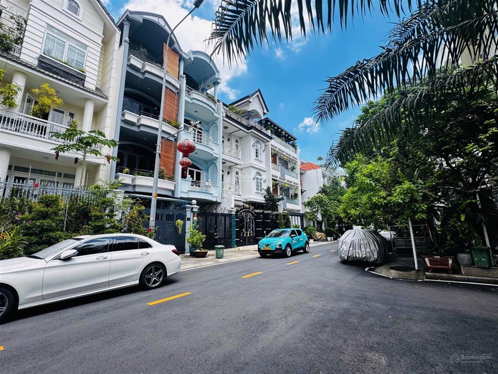 Khu biệt thự hiếm " nguyễn trọng tuyển " 175m2( 8x22m ) góc 2 mặt tiền 4 tầng thang máy