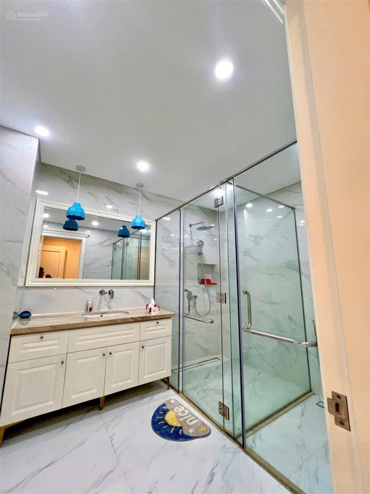 Khu biệt thự hiếm " nguyễn trọng tuyển " 175m2( 8x22m ) góc 2 mặt tiền 4 tầng thang máy