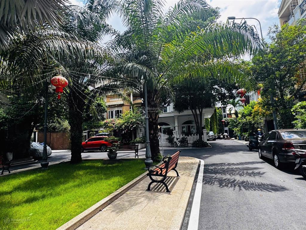 Khu biệt thự hiếm " nguyễn trọng tuyển " 175m2( 8x22m ) góc 2 mặt tiền 4 tầng thang máy