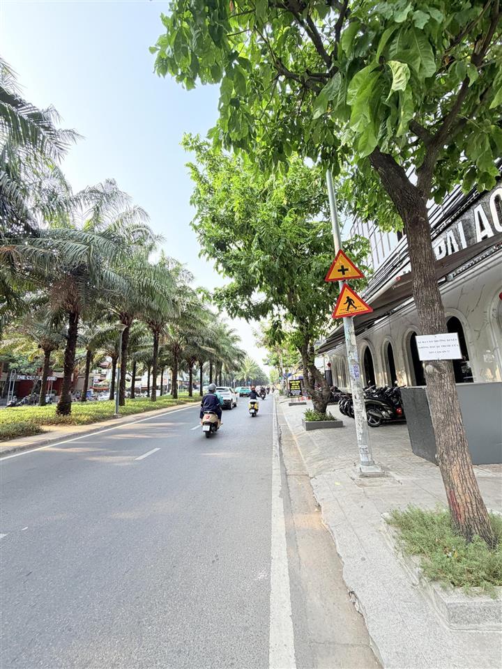 Tòa vp+mặt tiền đường đôi kdc trung sơn  200m2 (10x20m) 8 tầng  đang thuê 6000$/tháng